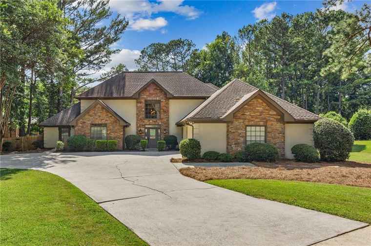 Photo of 5380 Bannergate Dr Johns Creek, GA 30022