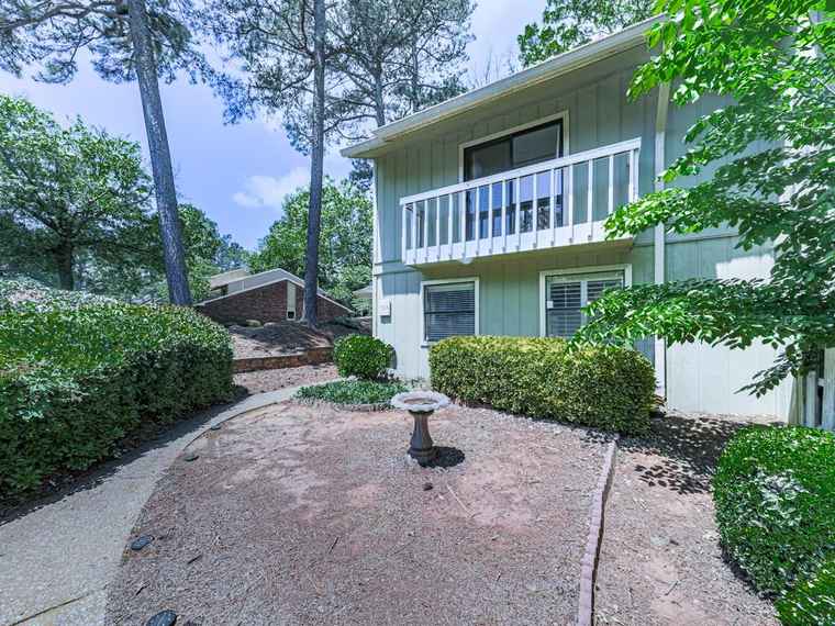 Photo of 708 Hanover Ln SE Marietta, GA 30067