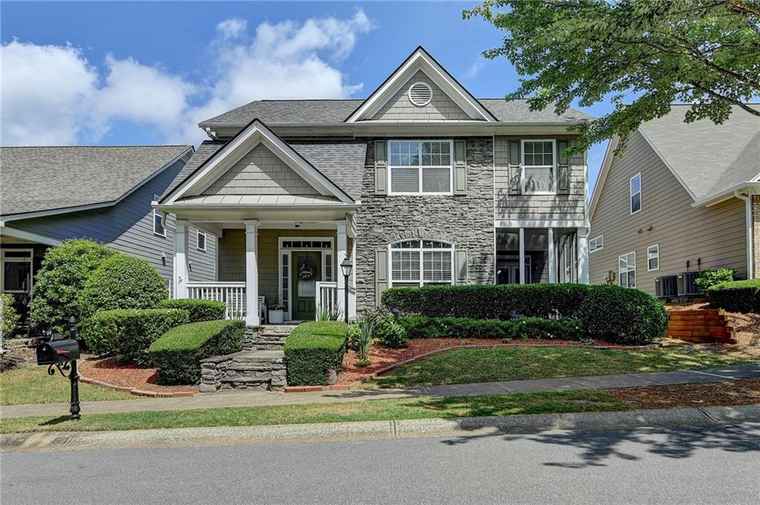 Photo of 595 Stonepark Ln Suwanee, GA 30024