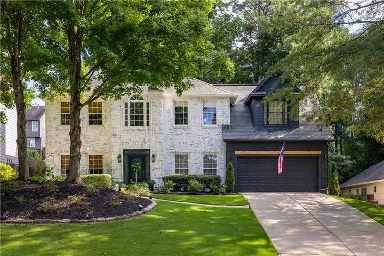 Photo of 4385 Pinehollow Ct Alpharetta, GA 30022