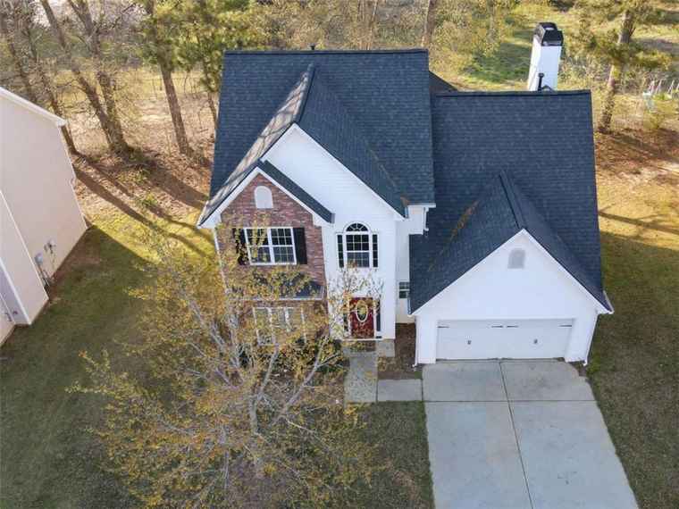 Photo of 910 Lakeside Ct Loganville, GA 30052