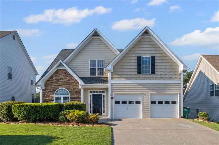 Photo of 205 Towne Ridge Dr Woodstock, GA 30188
