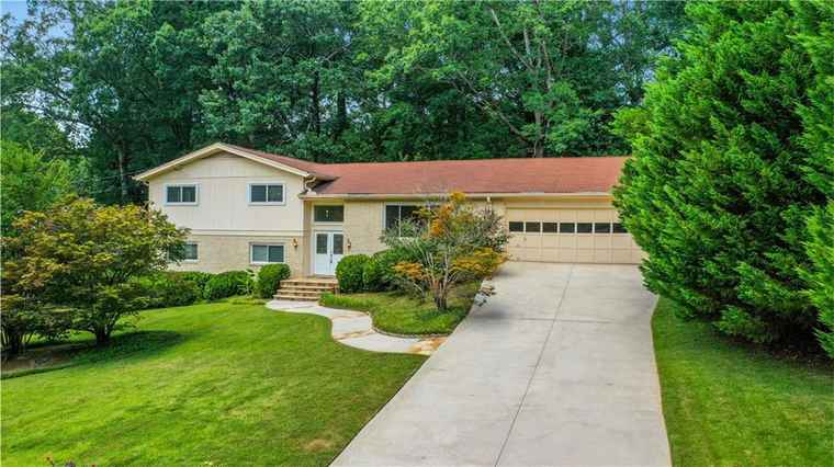 Photo of 4916 Windhaven Ct Atlanta, GA 30338