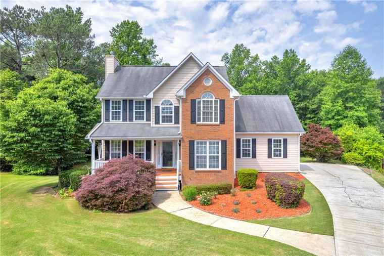 Photo of 630 Weeping Willow Dr Loganville, GA 30052