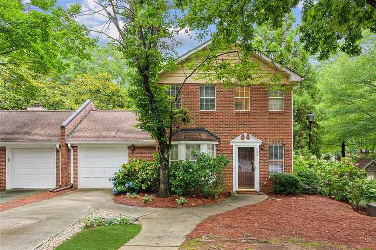 Photo of 101 Swanton Hill Ct Decatur, GA 30030