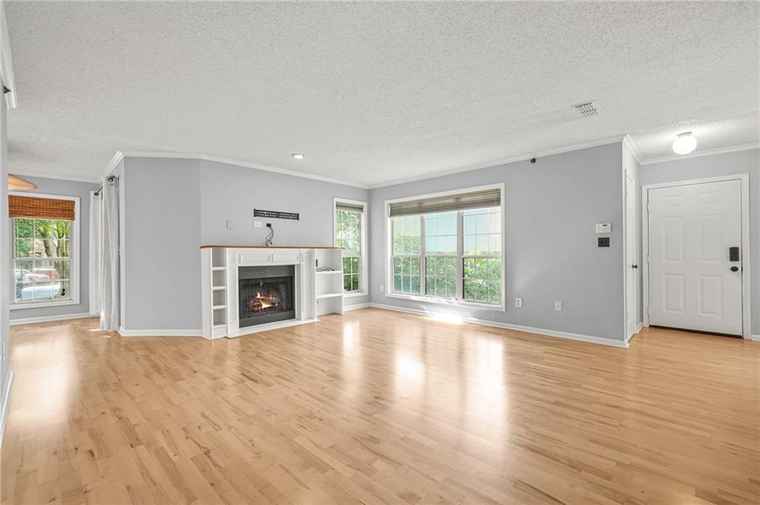 Photo of 305 Mill Pond Ct SE Smyrna, GA 30082