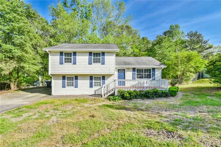 Photo of 1331 Sunsweet Dr Lawrenceville, GA 30043
