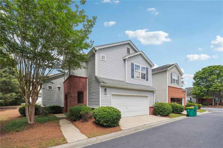 Photo of 142 Swanee Ln Woodstock, GA 30188