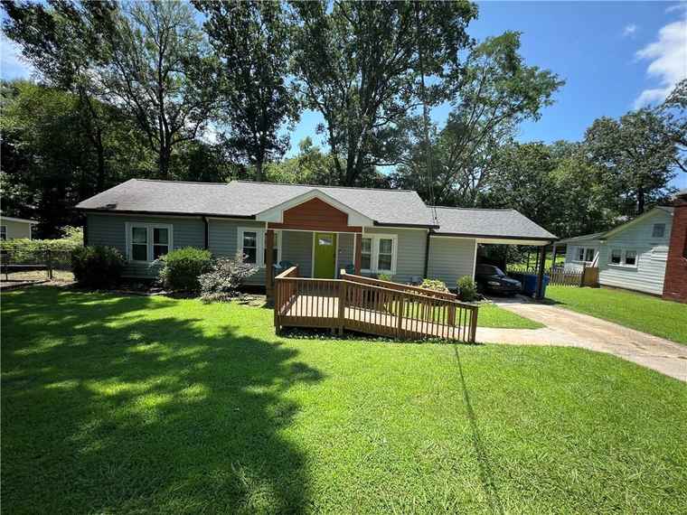 Photo of 1482 Whitfield St SE Smyrna, GA 30080