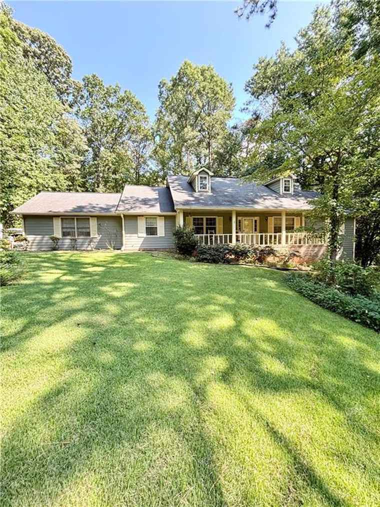 Photo of 1125 Johnson Cir Lawrenceville, GA 30046