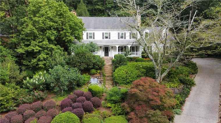 Photo of 405 Ferry Lndg NW Sandy Springs, GA 30328