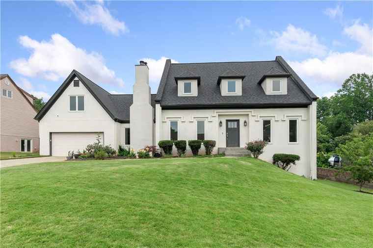 Photo of 1645 Oakfield Ln Roswell, GA 30075