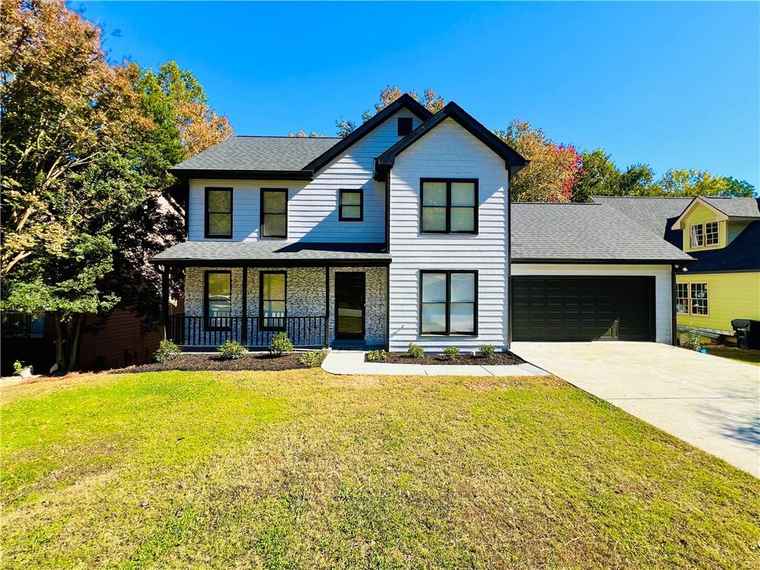 Photo of 430 Thornbush Trce Lawrenceville, GA 30046