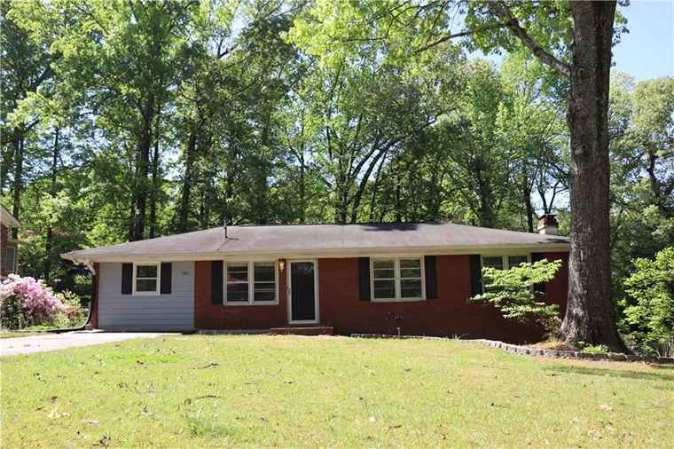 Photo of 2463 Melody Ln NW Kennesaw, GA 30152