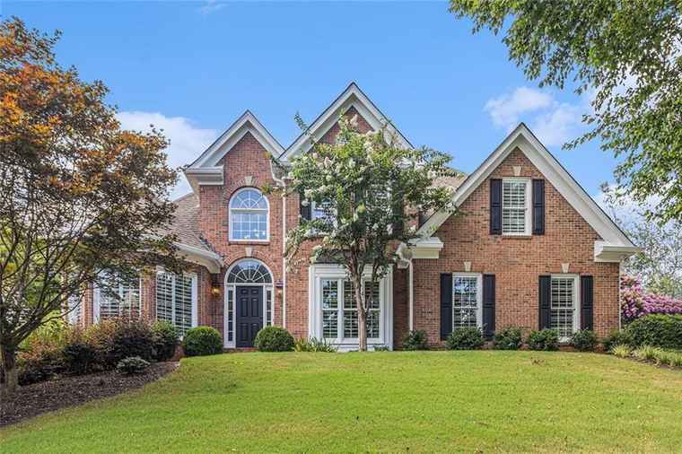 Photo of 285 Wilde Green Dr Roswell, GA 30075