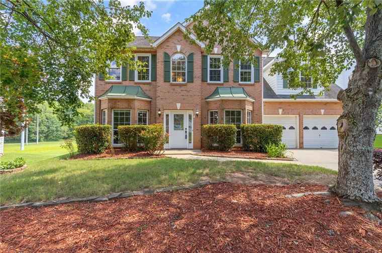Photo of 1120 Charter Club Dr Lawrenceville, GA 30043