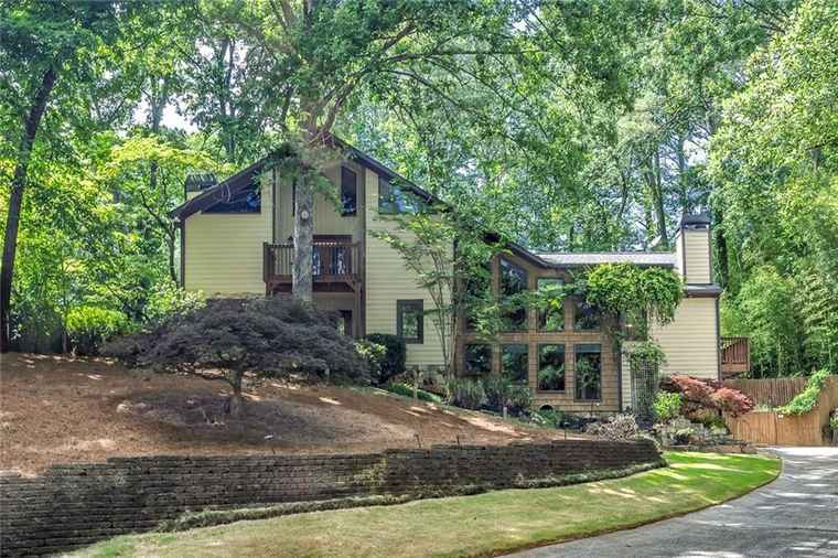 Photo of 4655 Latimer Ct NE Kennesaw, GA 30144
