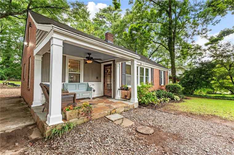 Photo of 1039 S Candler St Decatur, GA 30030
