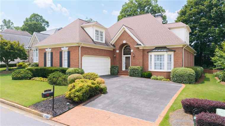 Photo of 2324 Littlebrooke Ln Dunwoody, GA 30338
