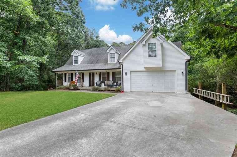 Photo of 4378 Ridge Ct Loganville, GA 30052