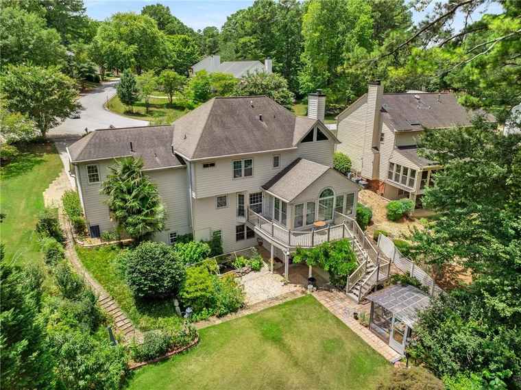 Photo of 401 Sarah Ln Lawrenceville, GA 30046