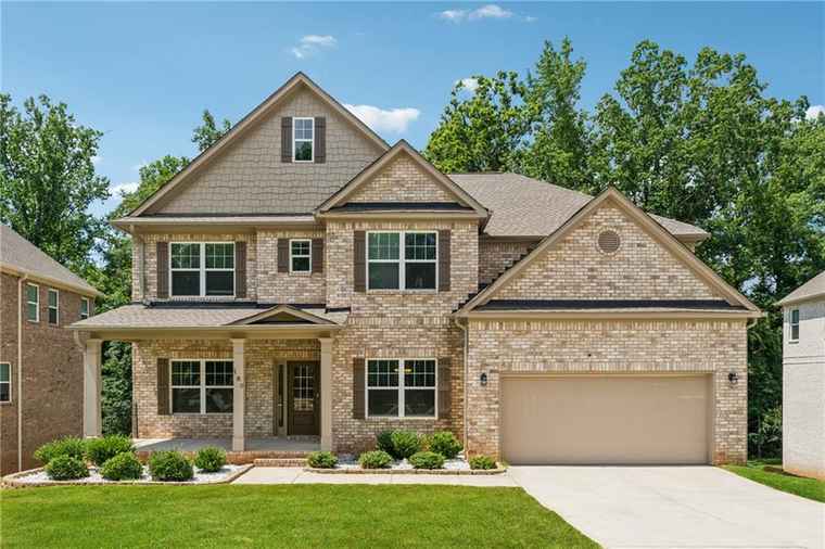 Photo of 180 Lotus Cir Mcdonough, GA 30252