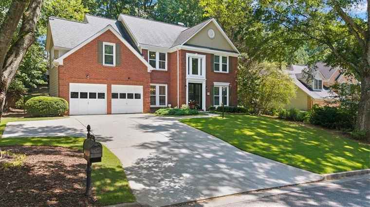 Photo of 1840 Oak Tree Holw Alpharetta, GA 30005