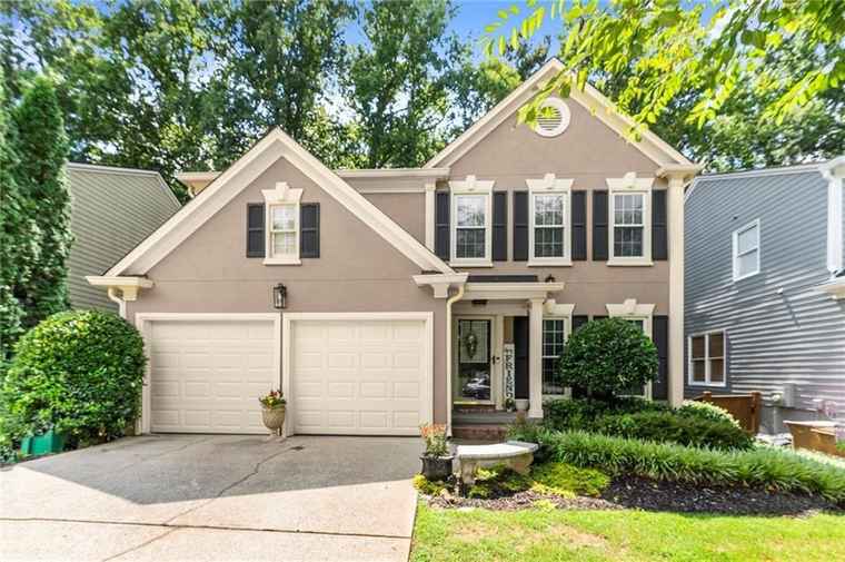 Photo of 10000 Barston Ct Johns Creek, GA 30022
