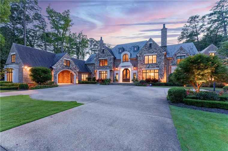 Photo of 3800 Northside Dr NW Atlanta, GA 30305