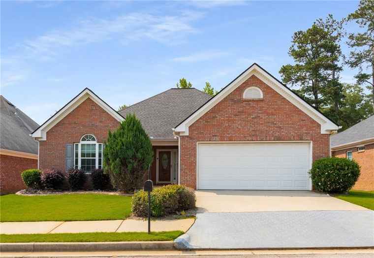 Photo of 115 Pinnacle Ln Mcdonough, GA 30253