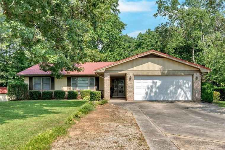 Photo of 4866 S Lilburn Stone Mountain Rd SW Lilburn, GA 30047
