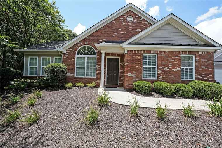 Photo of 1126 Somerton Pl Cumming, GA 30040