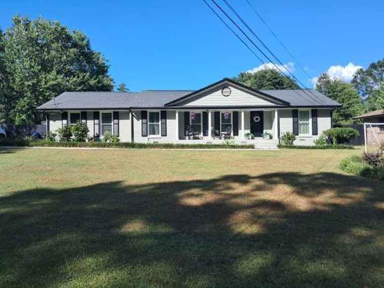 Photo of 2664 Abington Dr Snellville, GA 30078