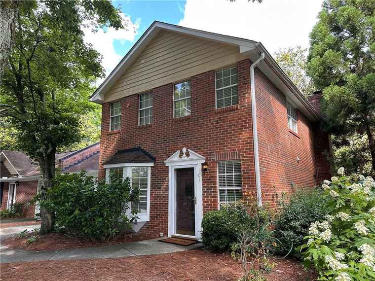 Photo of 101 Swanton Hill Ct Decatur, GA 30030