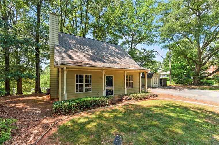 Photo of 180 Summit Ave SE Marietta, GA 30060