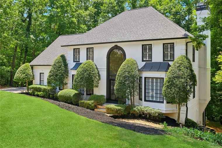 Photo of 5495 Hampstead Way Johns Creek, GA 30097