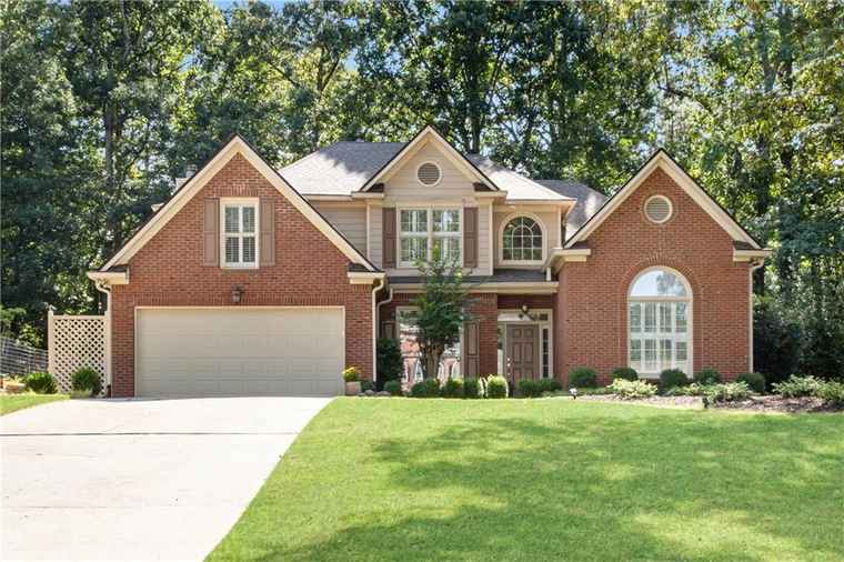 Photo of 840 Club Chase Ct Roswell, GA 30076