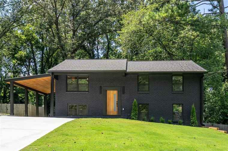 Photo of 2438 Spring Dr SE Smyrna, GA 30080