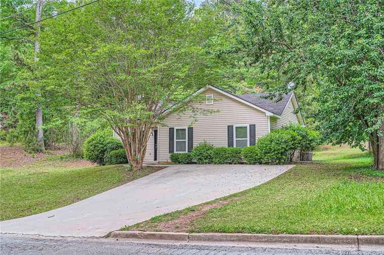 Photo of 7112 Greenway Cv SW Covington, GA 30014