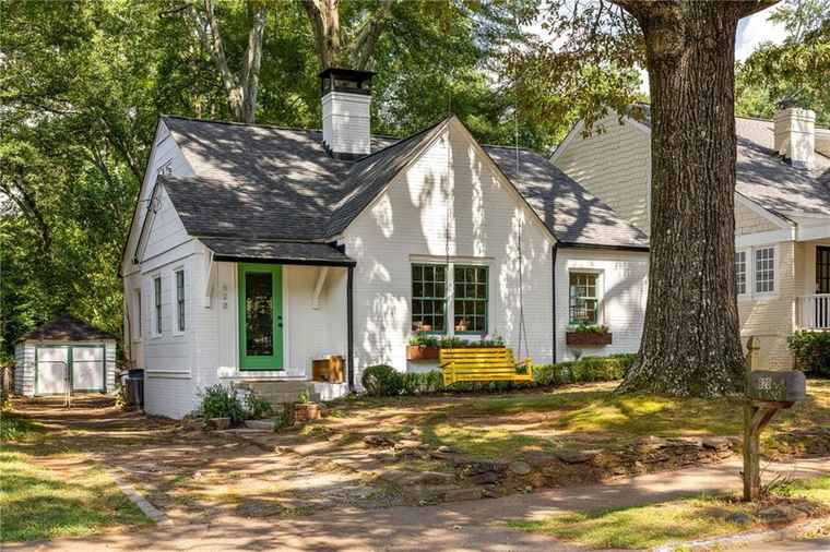 Photo of 620 Avery St Decatur, GA 30030