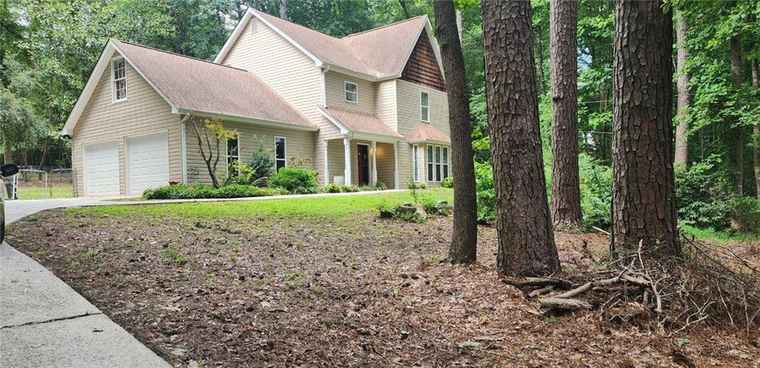 Photo of 220 Oak St Fayetteville, GA 30215