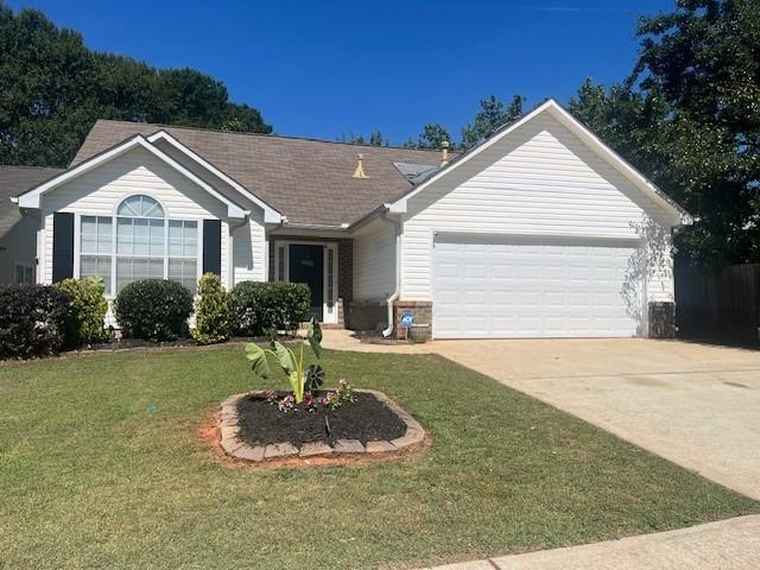 Photo of 1330 Lafayette Sq Mcdonough, GA 30252