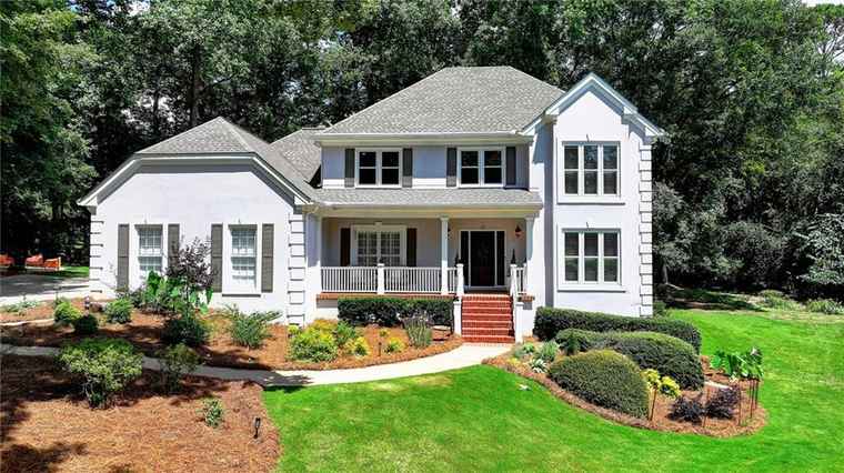Photo of 9585 Fenbrook Ct Johns Creek, GA 30022