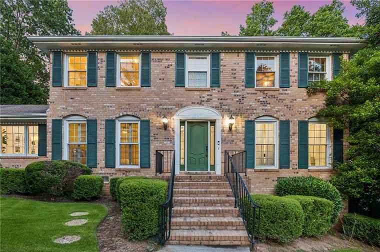 Photo of 5262 Lakesprings Dr Dunwoody, GA 30338