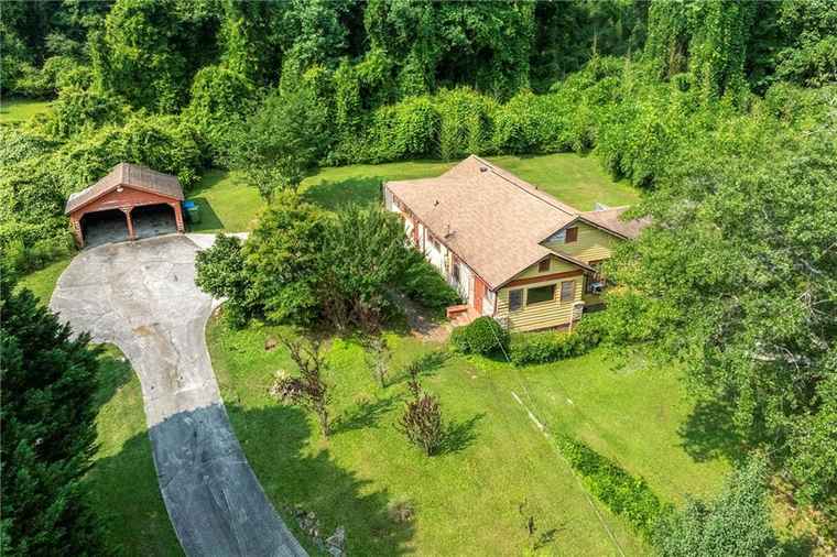 Photo of 3956 Tell Rd SW Atlanta, GA 30331