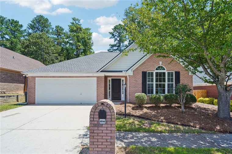 Photo of 2733 Newtons Crest Cir Snellville, GA 30078