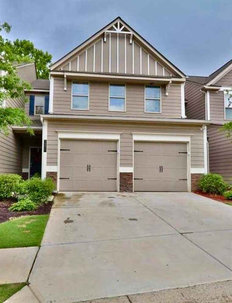Photo of 3277 Castleberry Village Dr Cumming, GA 30040