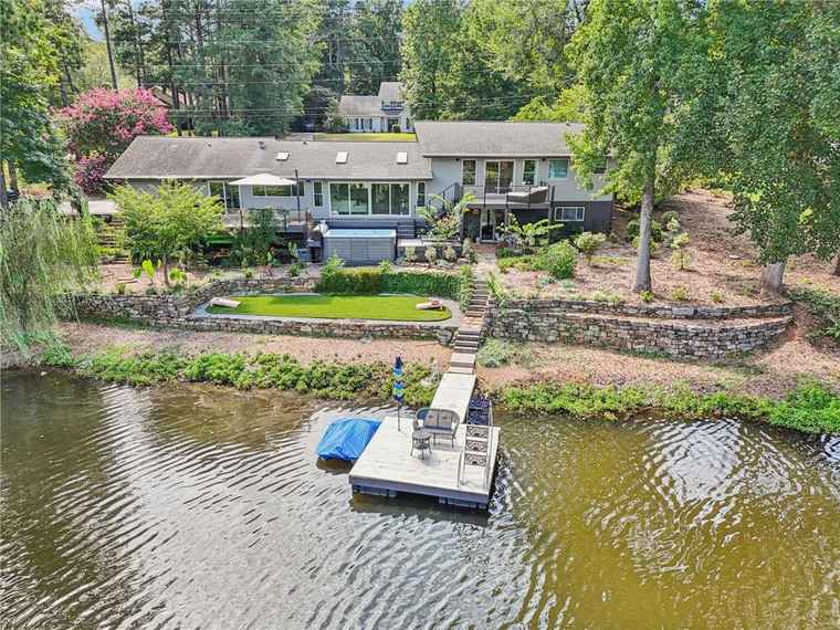 Photo of 1085 Lake Charles Dr Roswell, GA 30075