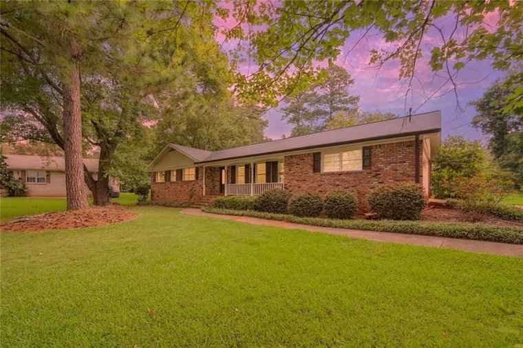Photo of 1838 Cates Ct Snellville, GA 30078