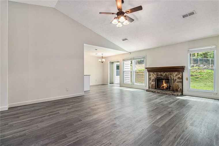 Photo of 520 Cranberry Pl Roswell, GA 30076
